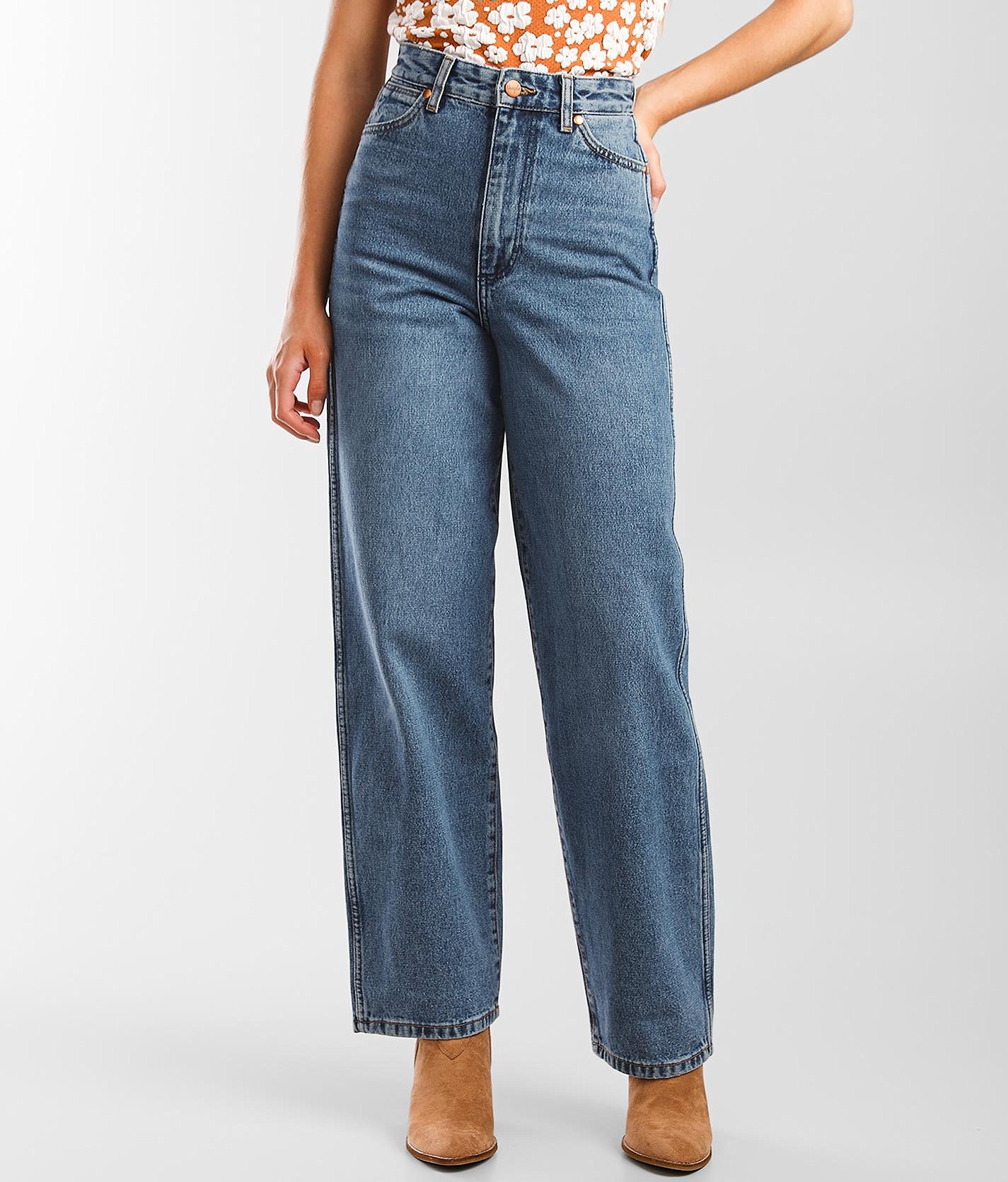 22e3c75938018f60957e84ed6feafb6cv3.jpg Wrangler® High Rise Barrel 652 Jean - Women's Jeans in Essential Mid