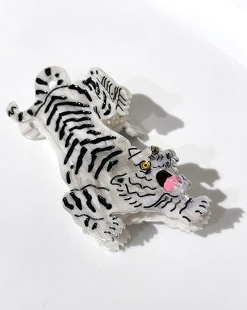 7f012618737f8c01f3b7d2f94688ad8c64f202fc842c474d932715ee221b38a8.jpg Hand-Painted Tiger Animal Claw Hair Clip