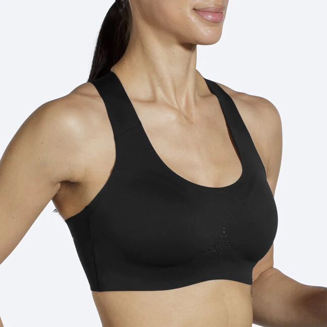 brooksdarecrossbackrunbra2.0onperson.jpg Dare Crossback Run Bra 2.0 Women's
