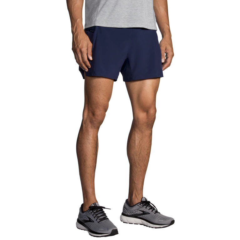 brookssherpa5inch2in1shortnavywithmodel.png Sherpa 5" 2-in-1 Short Men's