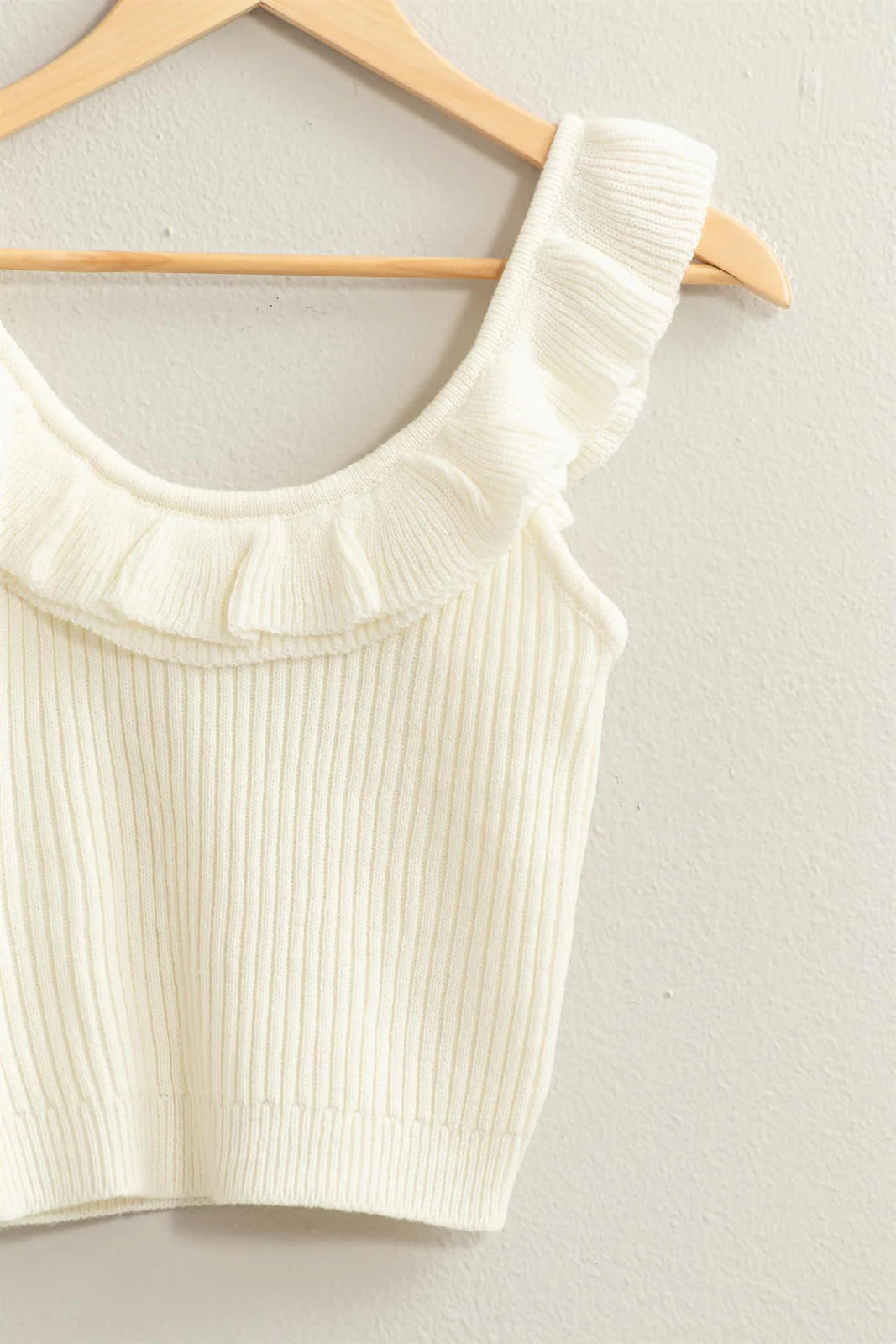 p8ebc6e11001e4601bfd2d88762fe205b.jpg Ladies HYFVE Butterfly Breeze Ribbed Ruffle Crop Top - DZ24A505 - FINAL SALE